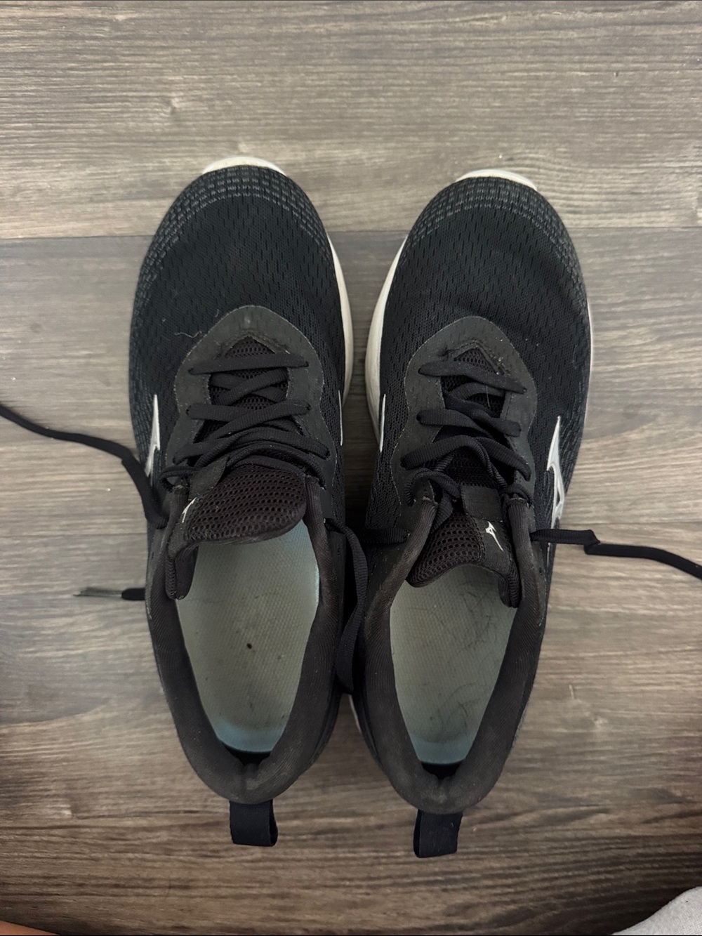 Women’s Black Mizuno Athletic Running Sneakers with Supportive Cushion